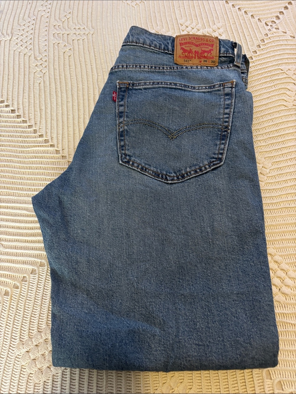 Levi's  541 Men's Straight Fit Denim Jeans - Medium Blue